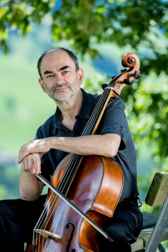 BACH, ENTRE AUTRES...